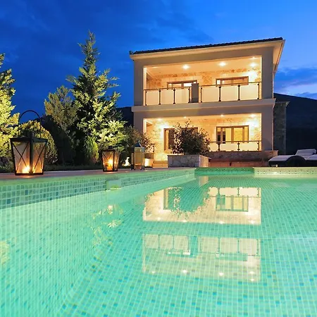 Villa Unique Divarata Exterior photo